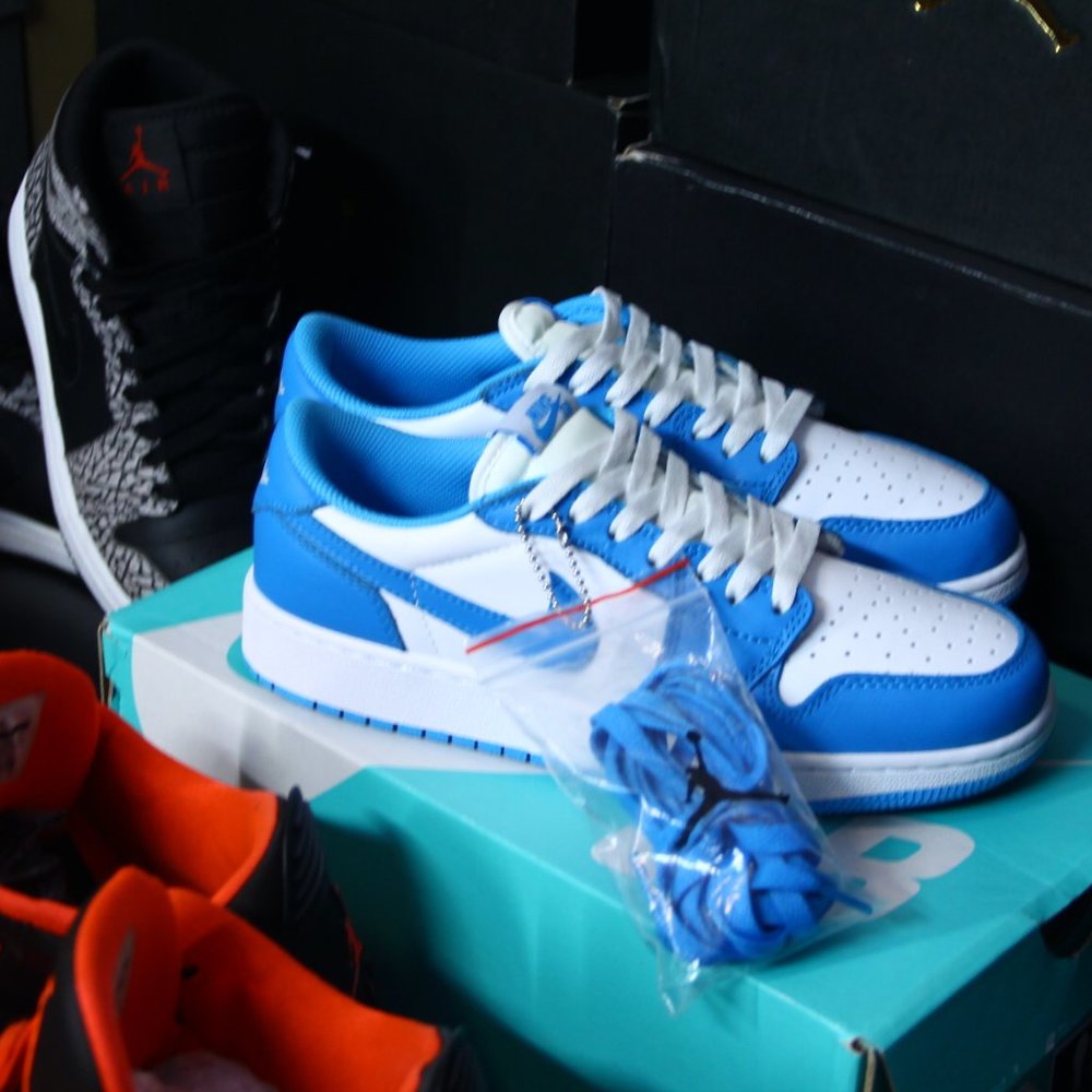 Nike SB x Air Jordan 1 Low "Erick Koston" UNC QS - Picture 9 of 14